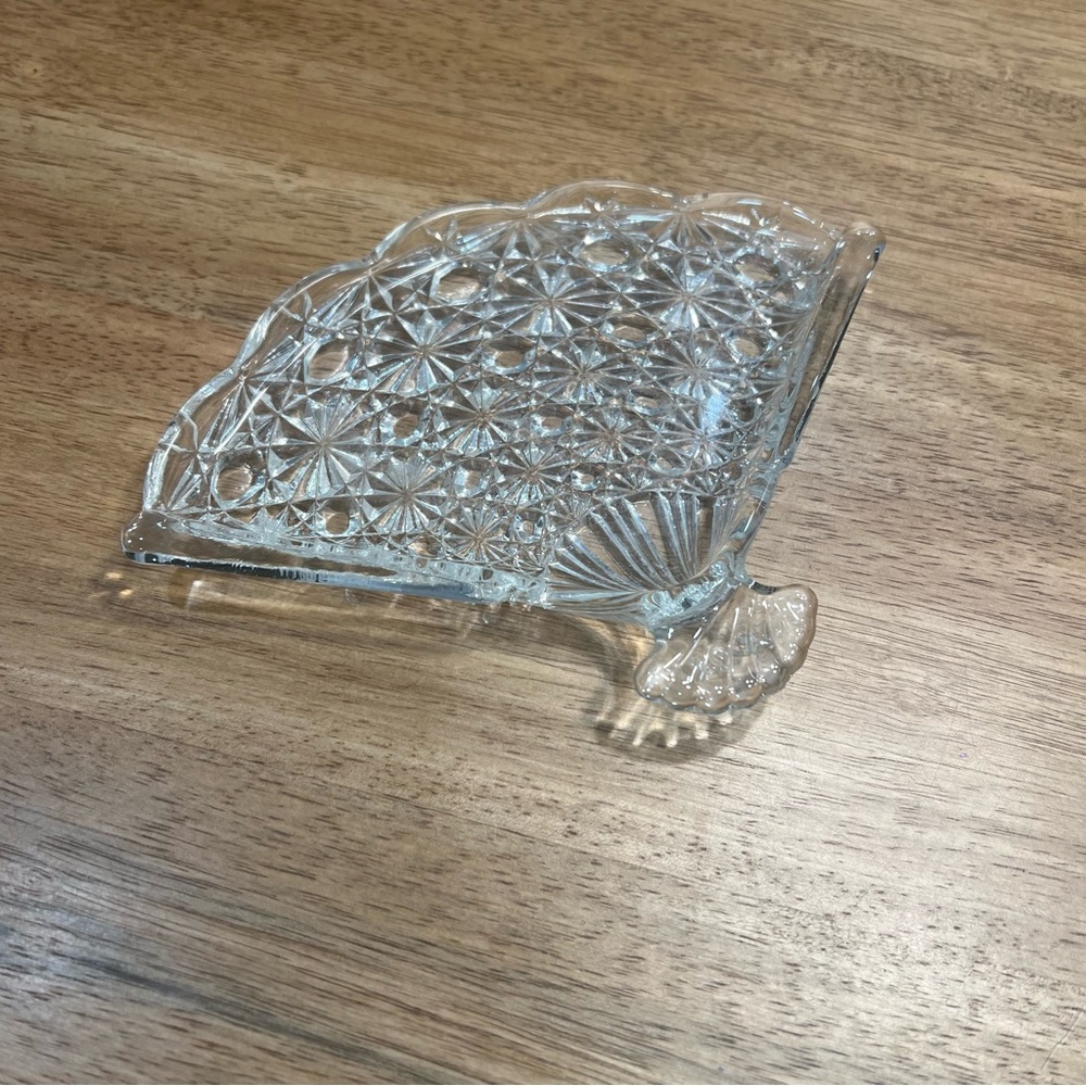Vintage Avon trinket holder fan glass dish‎ ring holder cottage grandma core